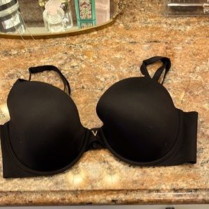 Victoria Secret Bra NWOT